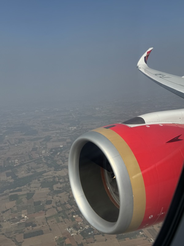 an airplane wing and engine